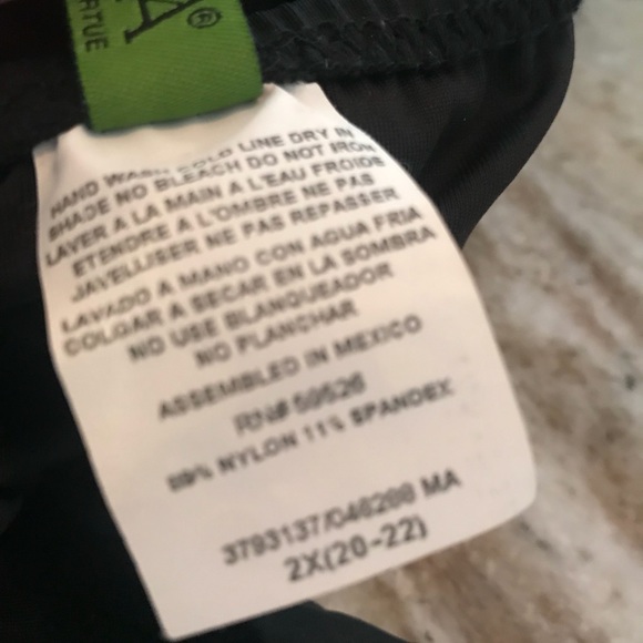 Black Halter Tankini Top - Picture 9 of 12